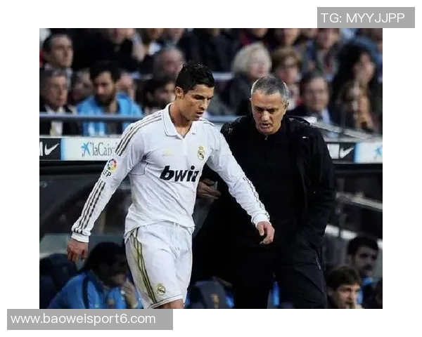 穆里尼奥回忆皇马时期称全胜阿贾克斯因有C罗本泽马伊瓜因助力