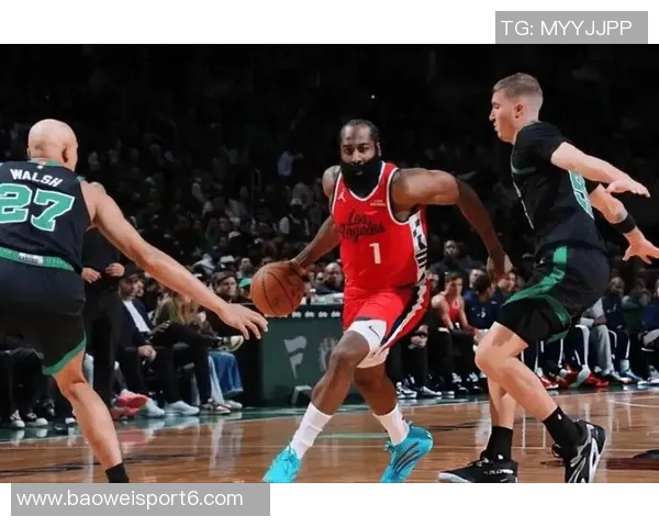 哈登上半场表现平平仅得7分罚球命中率低迷引发关注 哈登上半场表现平平仅得7分罚球命中率低迷引发关注