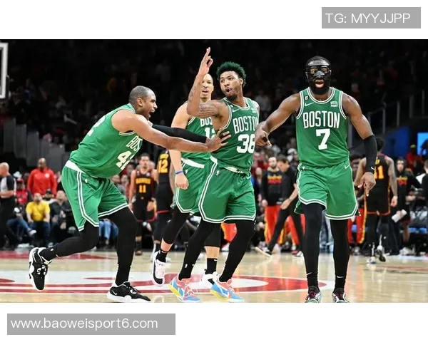 杰伦布朗盛赞安芬尼西蒙斯本赛季精彩表现展现无与伦比的实力 杰伦布朗盛赞安芬尼西蒙斯本赛季精彩表现展现无与伦比的实力