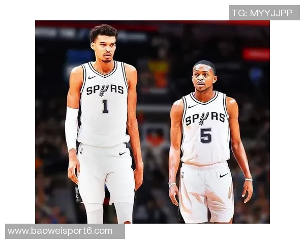 福克斯称赞文班亚马是顶尖球员强调团队合作的重要性